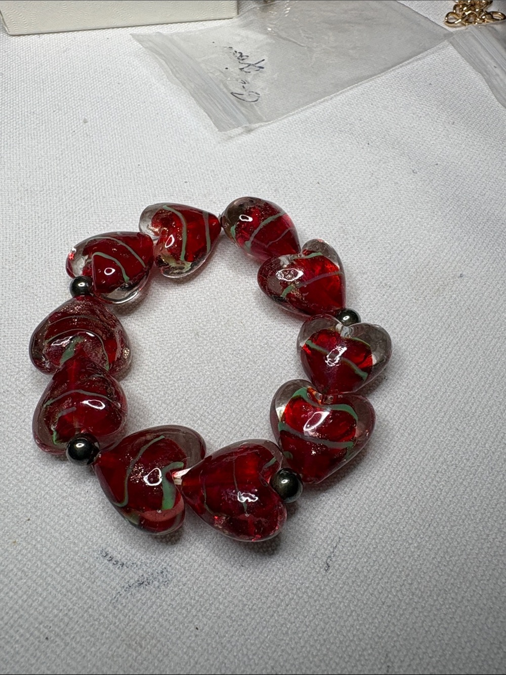 Red Heart Glass Bead Stretch Bracelet - Unbranded Handblown lampworrk glass.